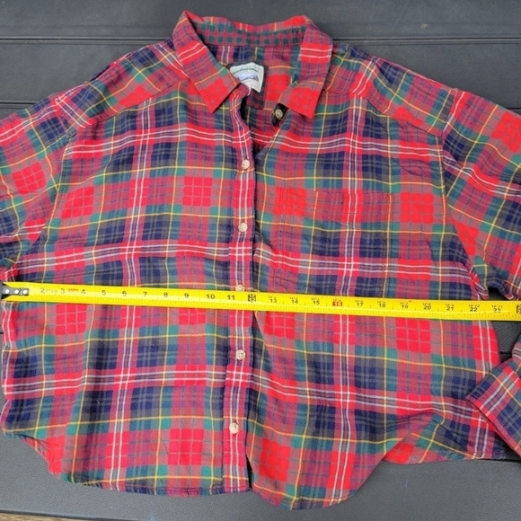 American Eagle Red Plaid Cropped Button Down L - Picture 3 of 7